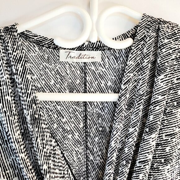 TRADITION Black white Casual Striped Boho Women's Top Blouse. Size Medium - Picture 8 of 9